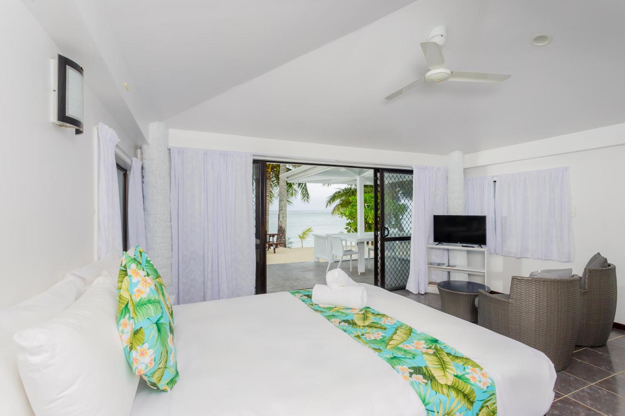 Studio Bungalow - Beachfront